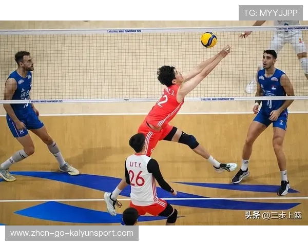 男排加强防守落地保护训练，一传质量明显提升